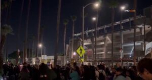 Biểu tình ‘ICE Out for Good’ tại Los Angeles