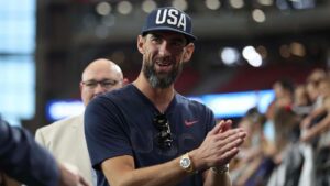 Huyền thoại Olympic Michael Phelps ủng hộ Michael Jordan trong cuộc tranh cãi GOAT của NBA
