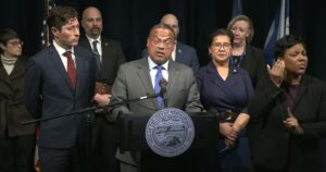 Nổi giận vụ ICE nổ súng ở Minneapolis, Minnesota kiện Tổng Thống Donald Trump