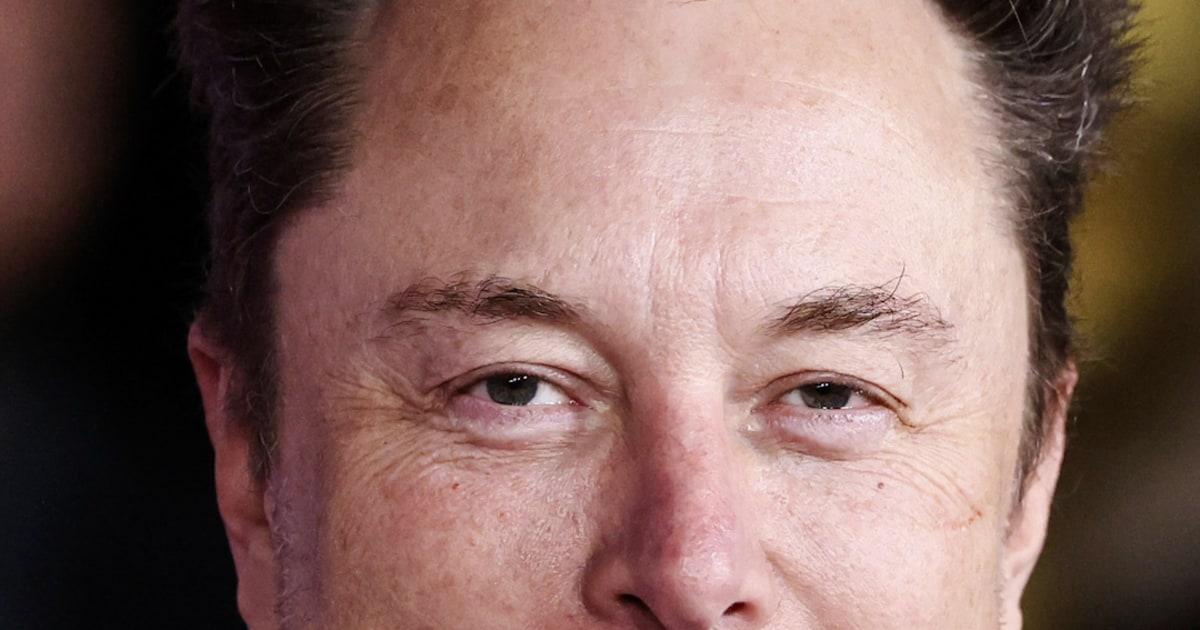 Tóm tắt tin tức sáng: Tòa Tối Cao xem xét lệnh cấm vận động viên chuyển giới, Tổng Thống Donald Trump gây áp lực lên Iran 1 musk gmdrlj