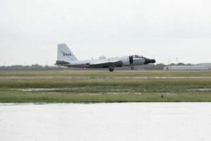 Nhân viên NASA 'bình an' sau sự cố máy bay tại Sân bay Ellington 20 Nhân viên NASA ‘bình an’ sau sự cố máy bay tại Sân bay Ellington