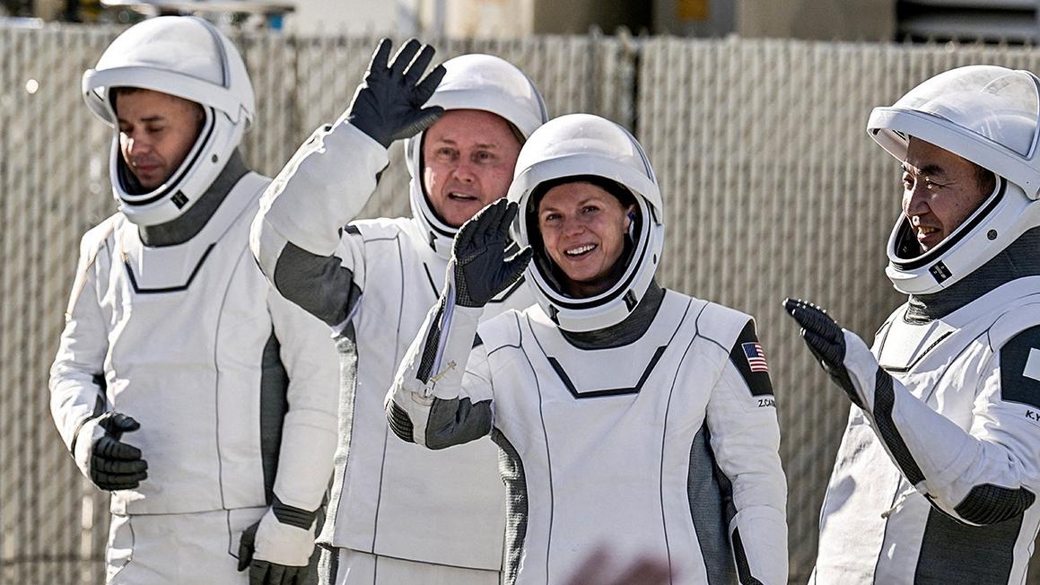 NASA Sớm Đưa Phi Hành Gia Trở Về Trái Đất vì Vấn Đề Y Tế