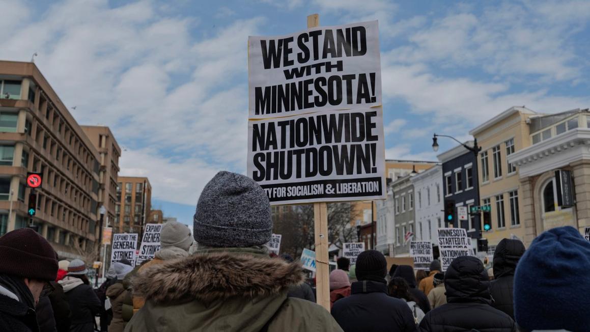 Doanh nghiệp Miền Nam California sẽ tham gia 'Đình công Quốc gia' để phản đối ICE? 1 national shutdown GettyImages 2257854432