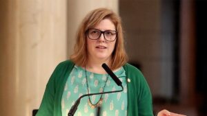 Thượng nghị sĩ Nebraska bị bắt gặp gỡ bỏ chân dung các nhà sáng lập 2 Thượng nghị sĩ Nebraska bị bắt gặp gỡ bỏ chân dung các nhà sáng lập