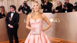 Người dẫn chương trình Golden Globes chê CBS News là ‘nơi xem tin tức tào lao’
