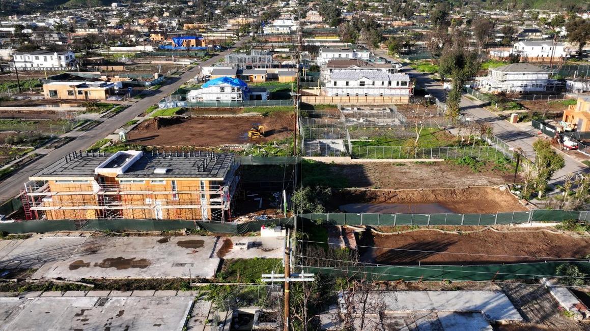 Tưởng niệm một năm thảm họa cháy rừng tại Los Angeles 1 p6 GettyImages 2253945319