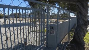 Đền thờ Do Thái ở Pasadena bị phá hoại một năm sau trận hỏa hoạn 35 Đền thờ Do Thái ở Pasadena bị phá hoại một năm sau trận hỏa hoạn