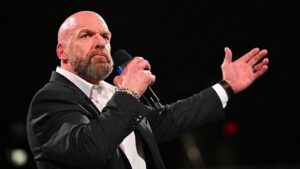 Ngôi sao WWE Triple H: Chúng ta phải khỏe mạnh!