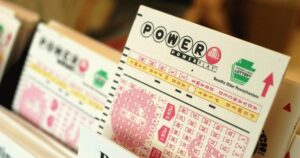 Người trúng giải Powerball 1.8 tỷ USD tại Arkansas đã ra mặt nhận giải