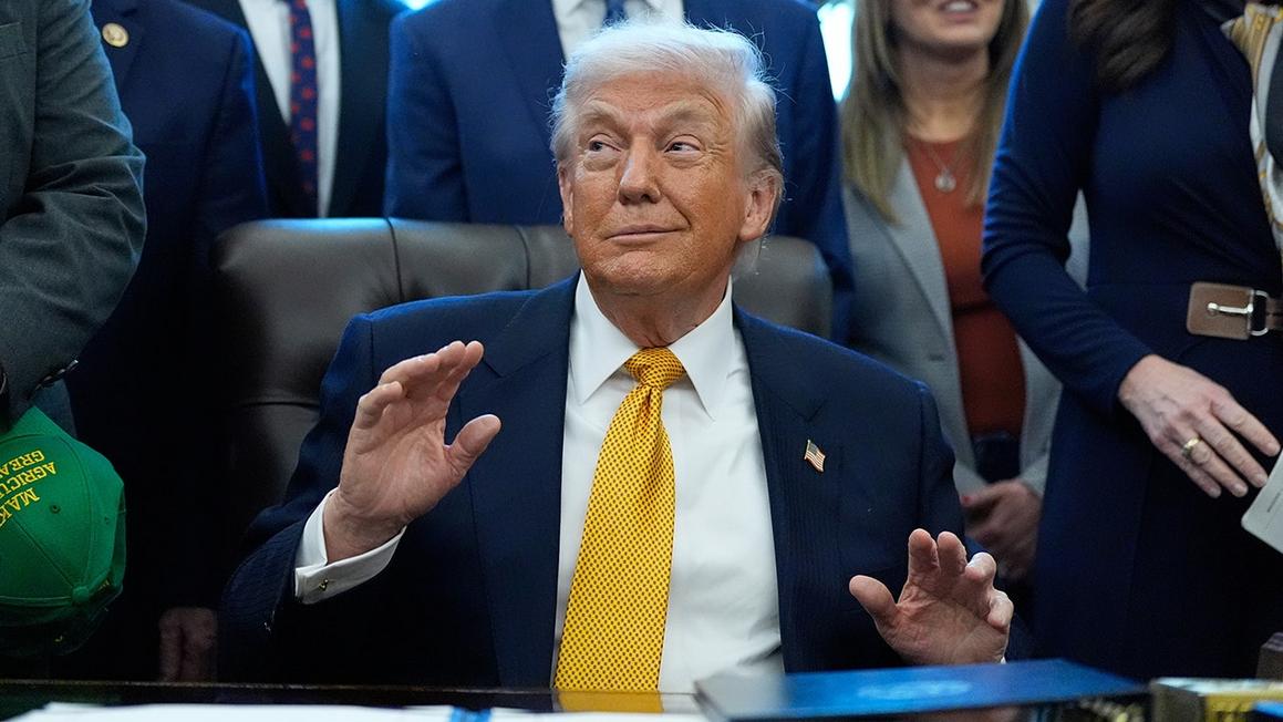 president donald trump oval office white house 01142026