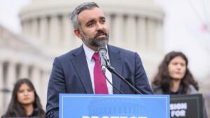 Chính quyền bang New Mexico hợp tác với các công tố viên để kiện Tổng Thống Donald Trump 27 Chính quyền bang New Mexico hợp tác với các công tố viên để kiện Tổng Thống Donald Trump