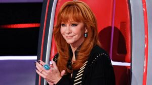 Reba McEntire: Cách Vince Gill và Dolly Parton giúp đỡ sau thảm kịch của ban nhạc 21 Reba McEntire: Cách Vince Gill và Dolly Parton giúp đỡ sau thảm kịch của ban nhạc