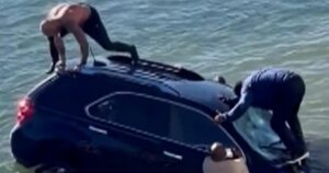 Điểm tin buổi sáng: Ông Trump sẽ gặp các nhà lãnh đạo về vấn đề Greenland, Tối cao Pháp viện xem xét việc sa thải Lisa Cook, và bệnh sởi có còn là dịch bệnh lưu hành?