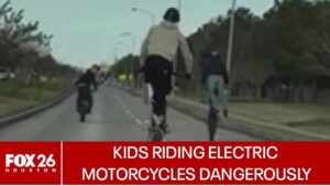 Xe máy điện gây lo ngại an toàn ở Fort Bend County