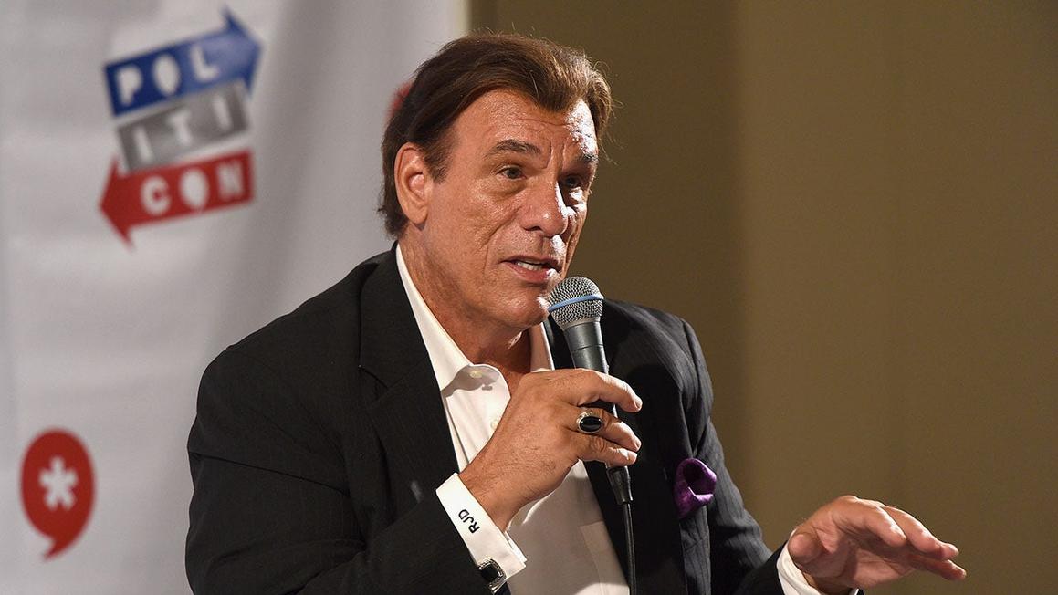 robert davi speaking at politicon