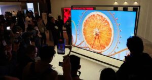Samsung trình làng TV Micro RGB 130 inch ‘lớn nhất thế giới’