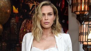 Nữ diễn viên Sara Foster ca ngợi việc bắt giữ Tổng Thống Donald Trump đối với Maduro 16 Nữ diễn viên Sara Foster ca ngợi việc bắt giữ Tổng Thống Donald Trump đối với Maduro