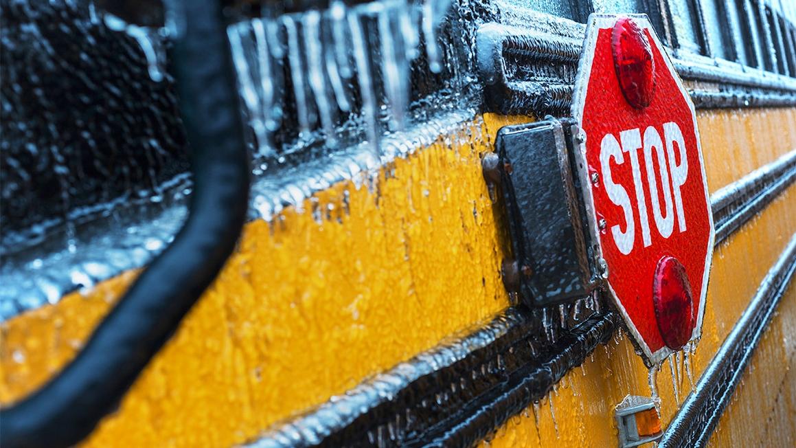 Giám đốc An ninh Trường Công lập Arlington bị buộc tội Lái xe khi say rượu sau cơn bão mùa đông 1 school bus ice 1