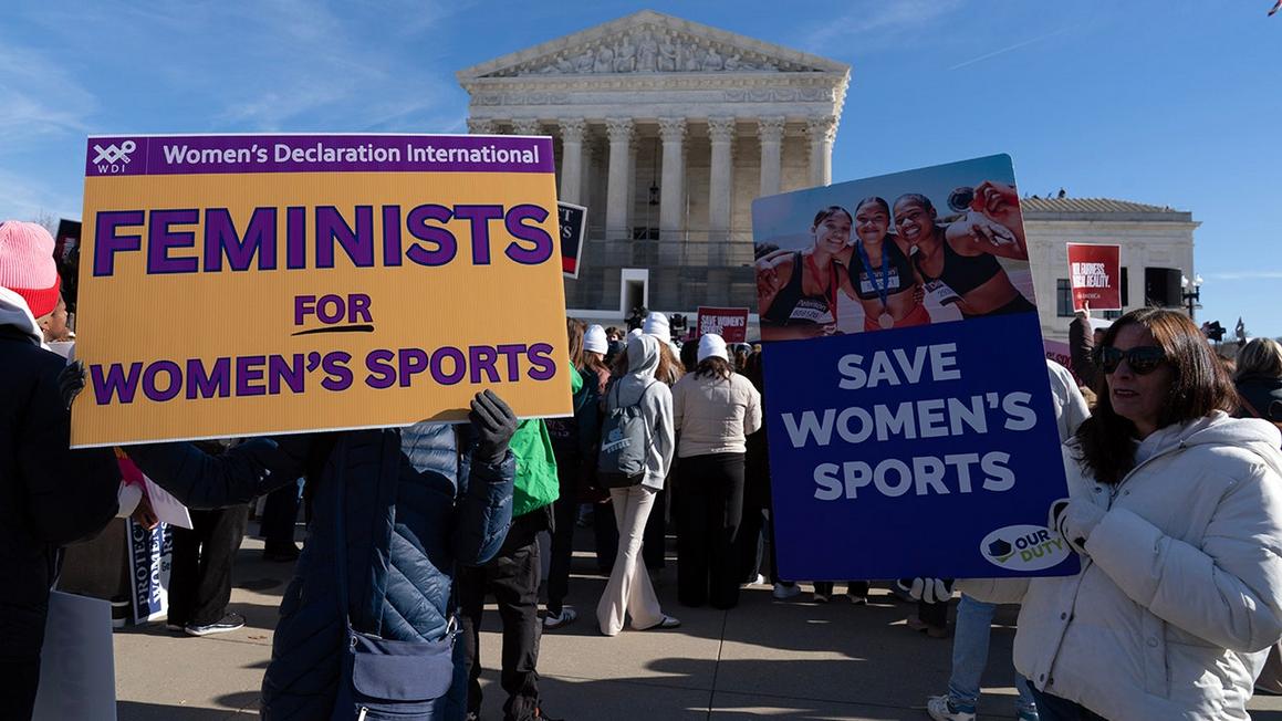 Tòa án Tối cao Mỹ xem xét vụ kiện về nữ VĐV chuyển giới 1 scotus save womens sports 011326 1