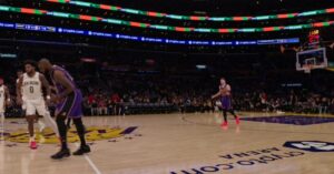 Trải nghiệm trận bóng rổ NBA tại ‘sân’ Apple Vision Pro