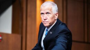 Thượng Nghị Sĩ Cộng Hòa Sẽ Chặn Đề Cử Ghế Chủ Tịch Fed Của TT Trump Trừ Khi Cuộc Điều Tra Powell Được Ngừng Lại