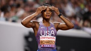 Vận động viên điền kinh Olympic Sha'Carri Richardson van nài cảnh sát không bắt giữ mình vì vượt quá tốc độ 12 Vận động viên điền kinh Olympic Sha’Carri Richardson van nài cảnh sát không bắt giữ mình vì vượt quá tốc độ