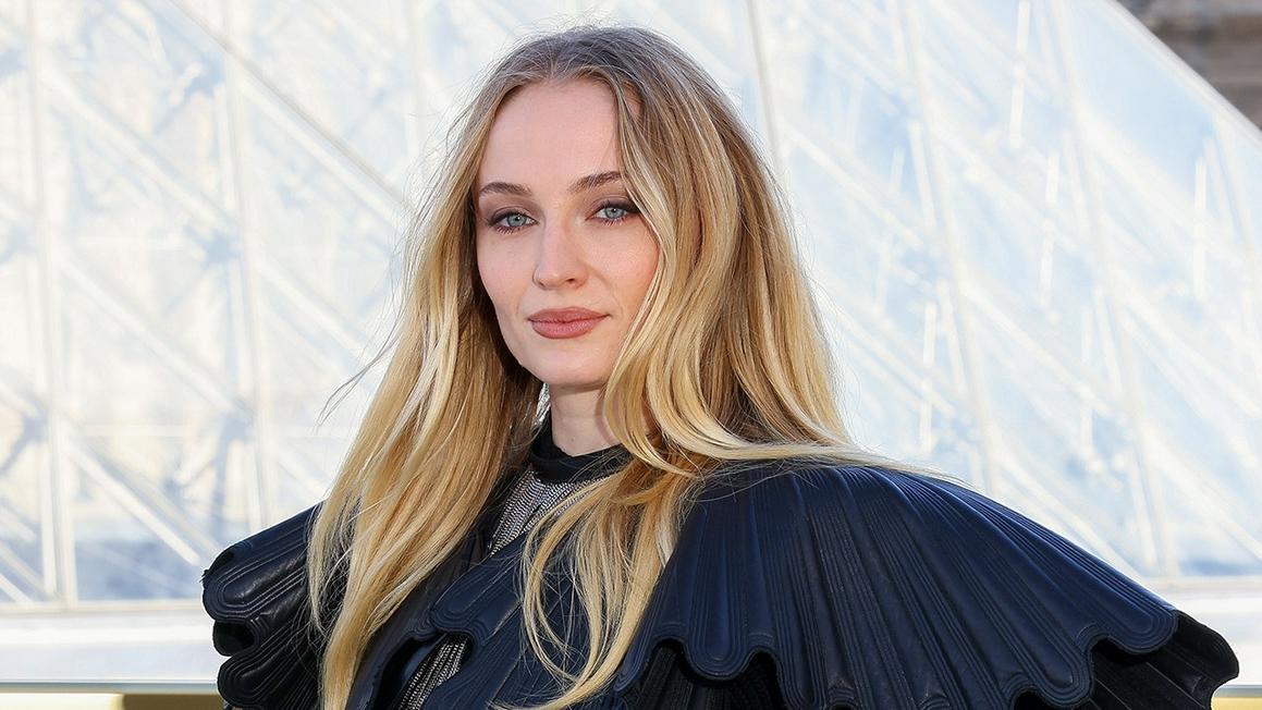 Sophie Turner tập luyện '8 tiếng một ngày' cho vai Lara Croft 1 sophie turner