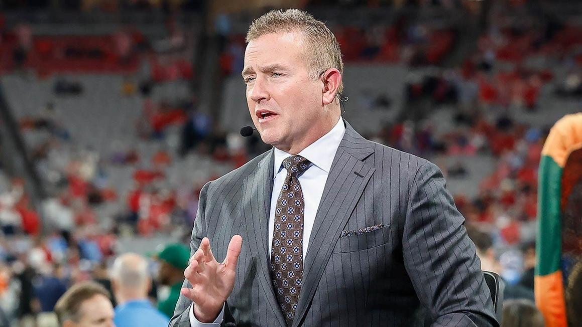 Sao Indiana thắng Oregon, tiến gần chức vô địch bóng bầu dục Mỹ 1 sports commentator kirk herbstreit
