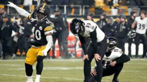 Cầu thủ bỏ lỡ cú sút quyết định, Steelers vào vòng loại NFL