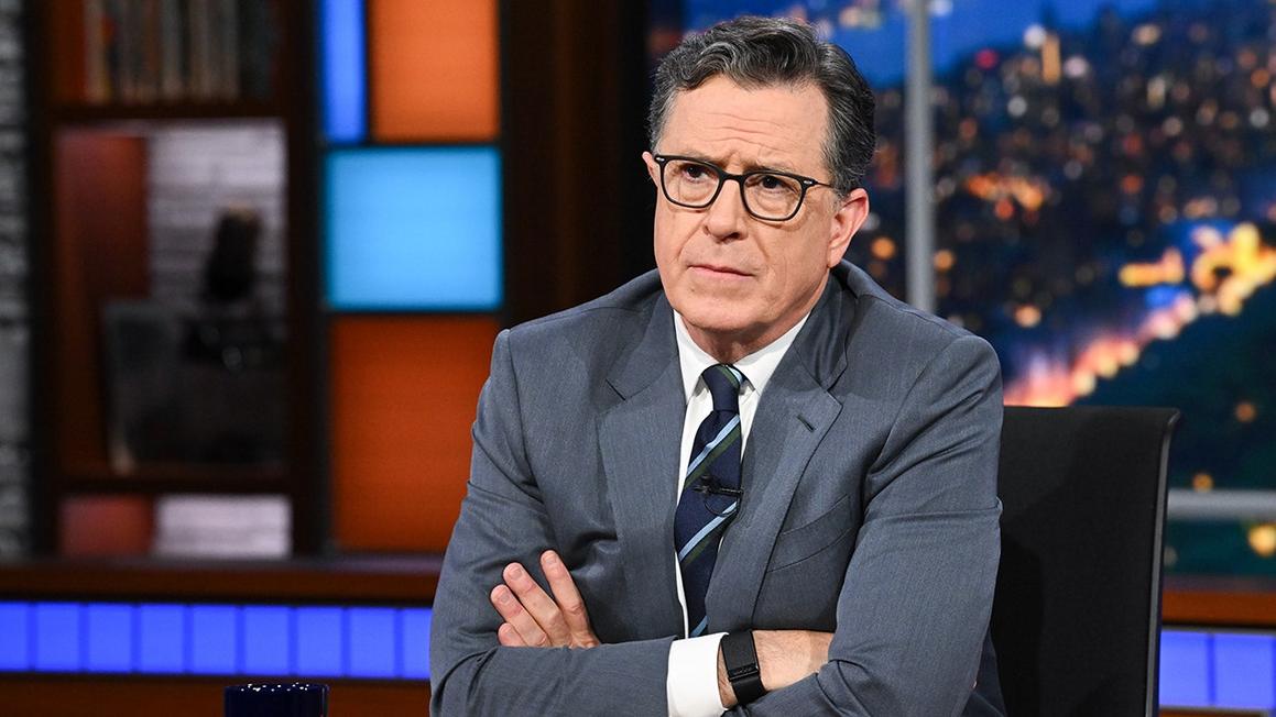Stephen Colbert Cảnh Báo Về 'Học Thuyết Tuân Phục Hoặc Chết' của Chính Quyền Donald Trump 1 stephen colbert show