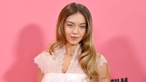 Sydney Sweeney ra mắt dòng đồ lót Syrn, nhận lời khen ngợi từ người hâm mộ