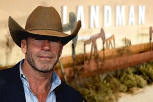 Phim ‘Landman’ của Paramount châm biếm văn hóa ‘an toàn’ trong giới trẻ