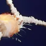 01-28-1986: Tàu con thoi Challenger nổ tung sau khi cất cánh ngày 28 tháng 1 năm 1986