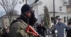 Tiểu bang Minnesota kiện chính quyền liên bang về các hoạt động của ICE