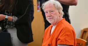 Tòa Án Cho Diễn Viên Timothy Busfield Được Tạm Tha