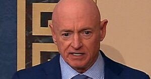 Kelly bảo vệ vụ kiện chống lại Hegseth 27 Kelly bảo vệ vụ kiện chống lại Hegseth