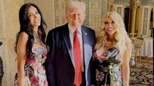 Ngôi sao 'Members Only' phản bác tin đồn bị đuổi khỏi Mar-a-Lago 12 Ngôi sao ‘Members Only’ phản bác tin đồn bị đuổi khỏi Mar-a-Lago