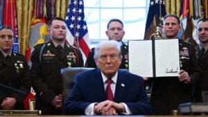 Tổng Thống Trump đối mặt với các vụ kiện tụng trong nhiệm kỳ thứ hai