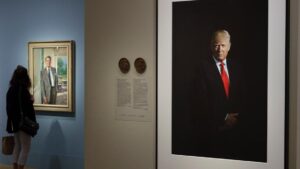 Viện Smithsonian Thay Đổi Triển Lãm Chân Dung Tổng Thống Donald Trump