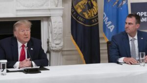 Thống đốc Oklahoma cho rằng Tổng thống Trump nhận ‘lời khuyên tồi’ về vấn đề nhập cư