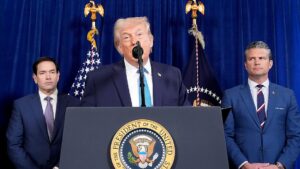 Thượng Nghị Sĩ Kaine: Quyền Hành Chiến Tranh của Tổng Thống Donald Trump Vi Phạm Hiến Pháp