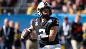 Cầu thủ bóng bầu dục đại học bác bỏ lo ngại về chiều cao trước trận Senior Bowl