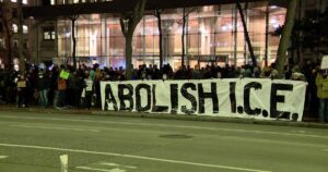 Biểu tình ở Seattle phản đối vụ nổ súng của ICE ở Minneapolis 32 Biểu tình ở Seattle phản đối vụ nổ súng của ICE ở Minneapolis