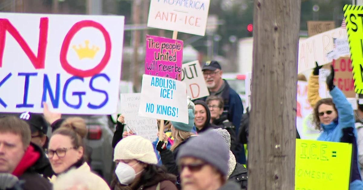 Biểu tình khắp tiểu bang Washington phản đối ICE sau cái chết của một phụ nữ 1 vlcsnap 2026 01 10 17h17m24s309