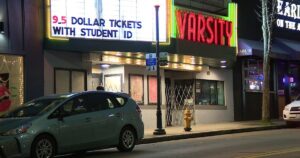 Rạp chiếu phim Varsity Theatre tại Seattle thông báo đóng cửa