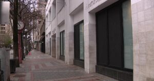 Seattle Đối Mặt Tình Trạng Cửa Hàng Đóng Cửa Tăng Cao Tại Trung Tâm Thành Phố