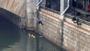 Cứu người trên sông Schuylkill tại trung tâm thành phố Philadelphia 34 Cứu người trên sông Schuylkill tại trung tâm thành phố Philadelphia