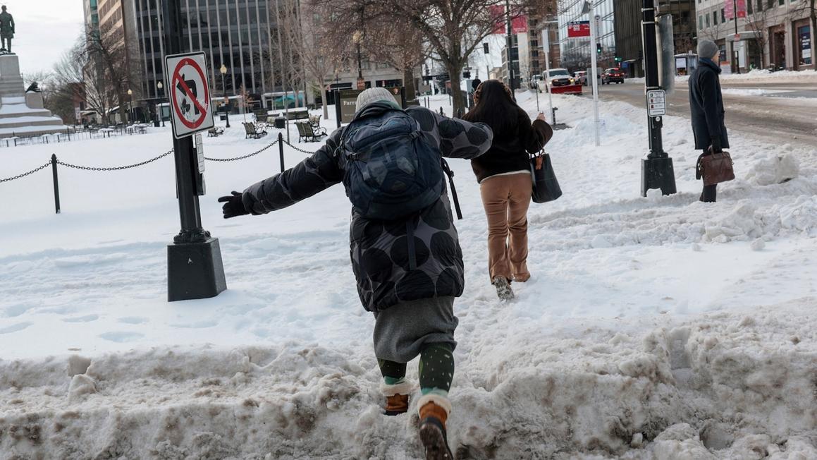 Bão Tuyết Tiềm Ẩn Đổ Bộ Miền Đông Nam Cuối Tuần Này 1 weather 16 rt jef