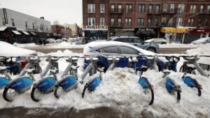 Cập nhật bão mùa đông: Hàng chục người thiệt mạng trên khắp Hoa Kỳ sau trận bão tuyết lớn, giá rét sâu