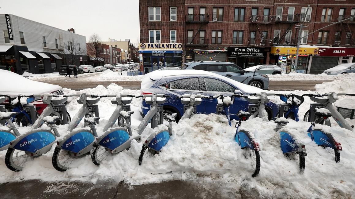 Cập nhật bão mùa đông: Hàng chục người thiệt mạng trên khắp Hoa Kỳ sau trận bão tuyết lớn, giá rét sâu 1 weather 7 rt jef